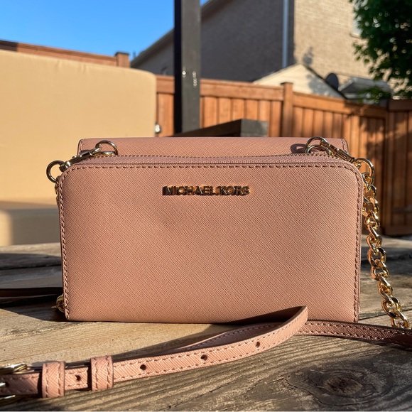 Michael Kors (Tina) Leather Wallet Clutch - Picture 3 of 5